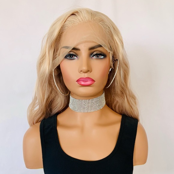 Gorgeous 24” Champagne Color 13x2.5 Lace Front Premium Fiber Wig - Picture 2 of 8